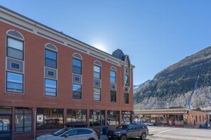 Exterior - The Ski Loft-Curate Telluride, Heart of Town, Walk to Ski, Modern, Parking (Telluride)