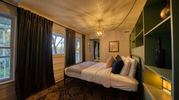 1 bedroom, desk, iron/ironing board, WiFi