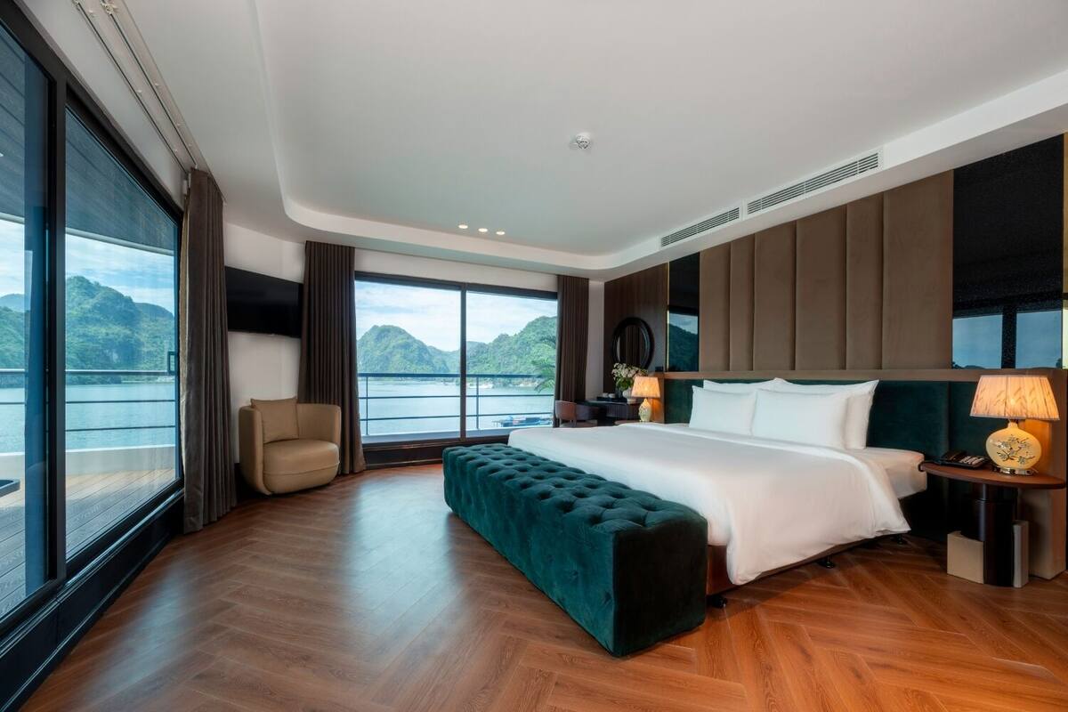 Suite presidencial, terraza (Private Terrace) | Ropa de cama de alta calidad, minibar, caja fuerte y escritorio