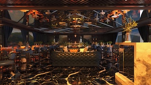 2 Bars/Lounges
