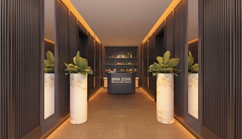 Couples treatment rooms, sauna, hot tub, steam room, body treatments