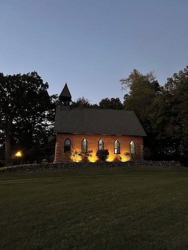Lake Fork Schoolhouse
Mohican and Amish Country Romantic Getaway