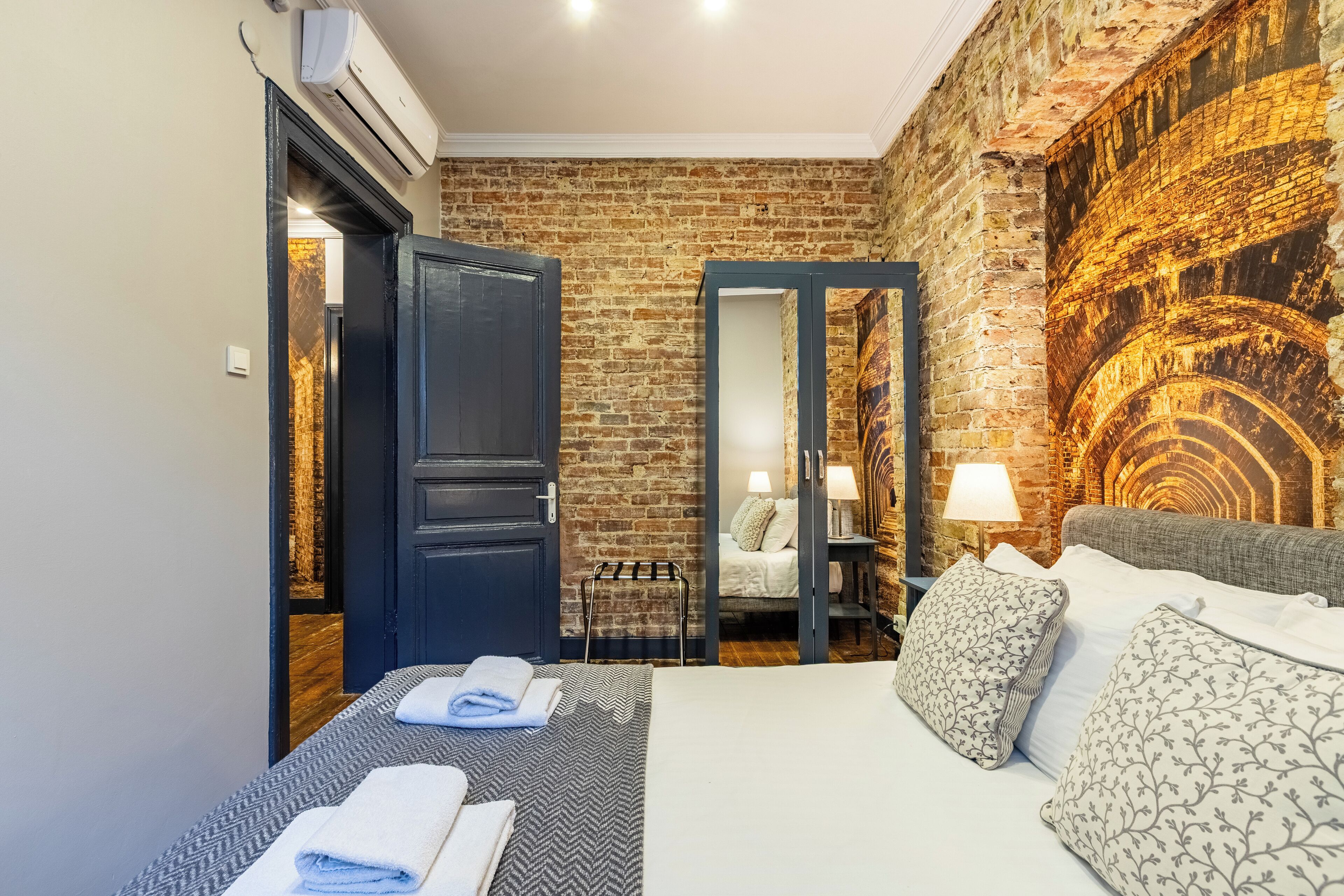 2 chambres, fer et planche à repasser, Wi-Fi, draps fournis