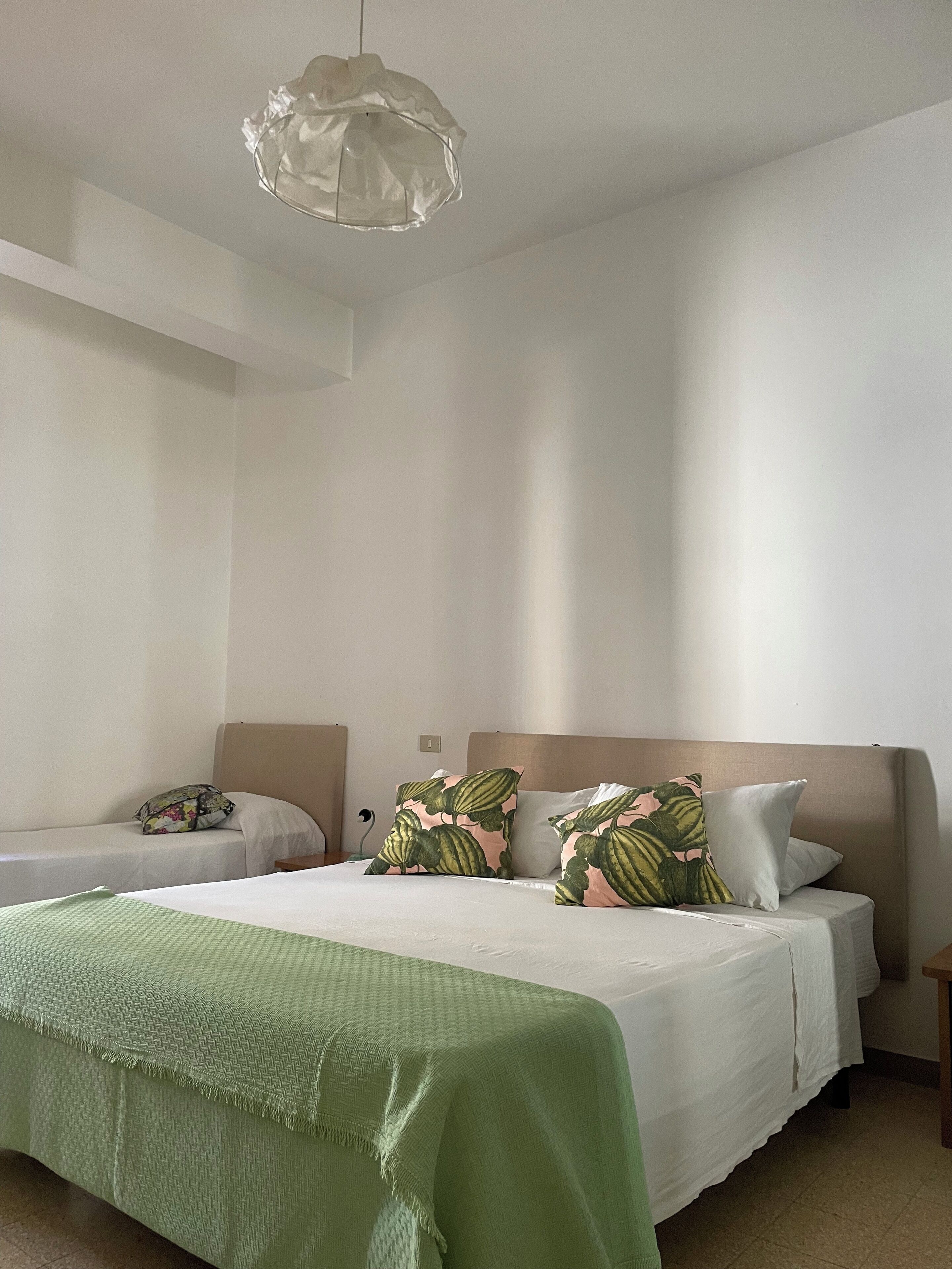 2 chambres, fer et planche à repasser, Wi-Fi, draps fournis