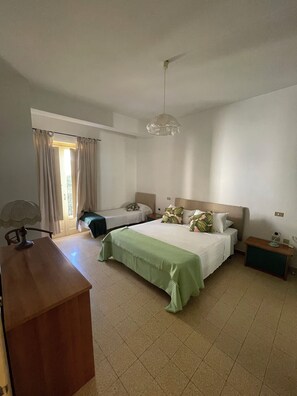 مكواة/لوح كي وواي فاي وملاءات أسرّة