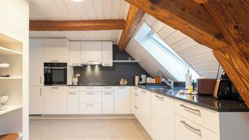 Kühlschrank, Ofen, Herdplatte, Geschirrspüler