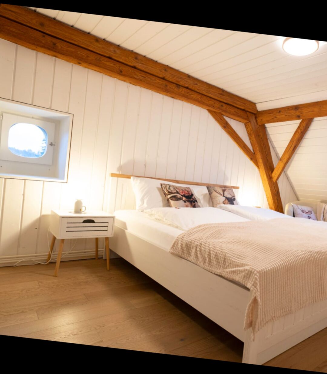 Bett mit hochwertigen Matratzen und Topper, Babybett möglich