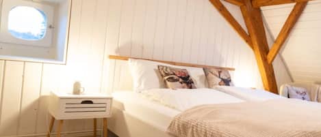 4 bedrooms, iron/ironing board, travel cot, free WiFi