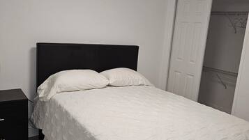 2 bedrooms, desk, iron/ironing board, free WiFi