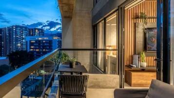 Elite Condo, 2 Bedrooms, City View | Terrace/patio