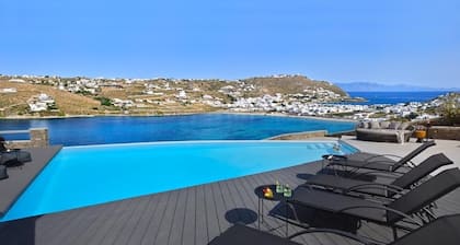 Luxurious 5-bedroom villa in marvelous Mykonos   With full sea views