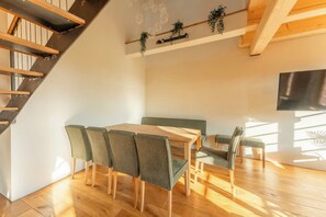 Apartment | Dining