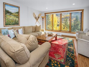 TV connectée, cheminée