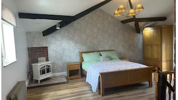 1 habitación, tabla de planchar con plancha, wifi y ropa de cama