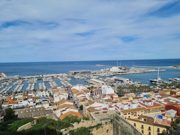 Marina - Luxury apartment with garden | 500m from beach | 1km from center (Dénia)