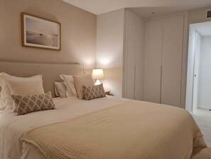 2 Schlafzimmer, BĂŒgeleisen/BĂŒgelbrett, kostenloses WLAN, BettwĂ€sche