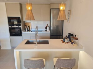 Private kitchen - Luxury apartment with garden | 500m from beach | 1km from center (Dénia)