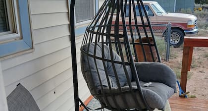 Quiet, cozy getaway. Centrally located. Pet friendly.