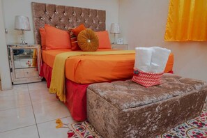 4 bedrooms, iron/ironing board, WiFi, bed sheets