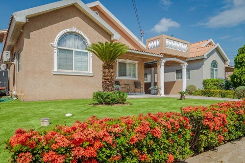 4-bedroom villa in peaceful Portmore with AC