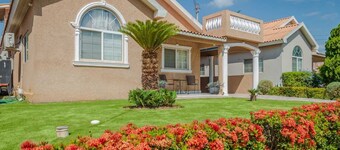 4-bedroom villa in peaceful Portmore with AC