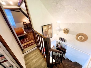 1 soverom, skrivebord, reiseseng for barn og wi-fi (inkludert)