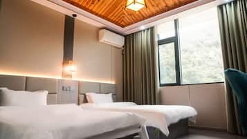 Luxury Double or Twin Room | Premium bedding, down comforters, pillowtop beds, individually decorated