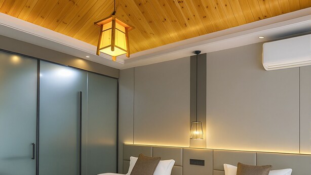 A modern hotel room with two beds, wooden ceiling, and a wall-mounted air conditioner. - Wangxian Valley Morning Wind B&B - Wangxian Valley Scenic Area (Shangrao)