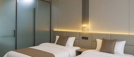 Chambre Luxe Double ou avec lits jumeaux | Literie de qualité supérieure, couette en duvet d'oie, surmatelas