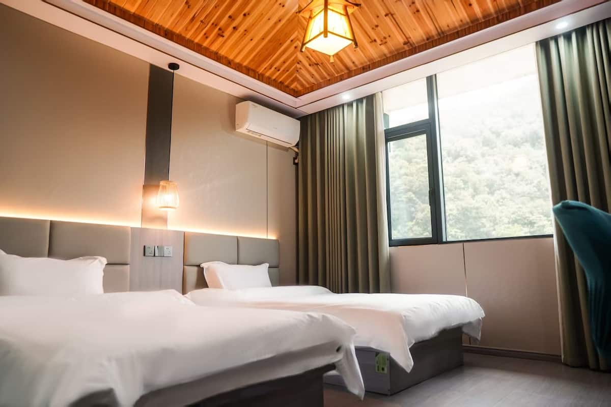 Luxury Double or Twin Room | Premium bedding, down duvets, pillow-top beds, individually decorated