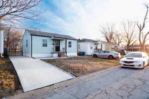 Exterior - Adorable 2 King Bed Frenchtown Home (Saint Charles)
