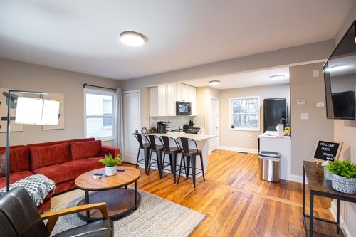 Adorable 2 King Bed Frenchtown Home