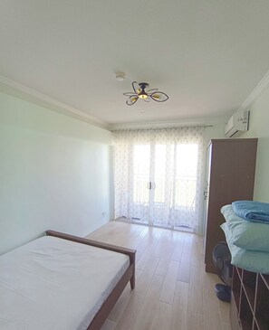 2 bedrooms, WiFi, bed sheets