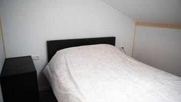 House | 6 bedrooms, individually furnished