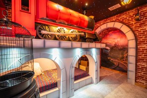 9 bedrooms, iron/ironing board, WiFi, bed sheets - EV_2310 - 9 Bed 6 Bath Villa with Screened Private Pool with Spa, Games, Theater (Kissimmee)