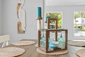 Dining - ☀️ Charming Pet-Friendly Home - Casa del Limone ☀️ (New Smyrna Beach)