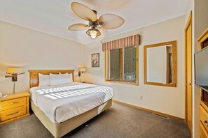 Iron/ironing board, Internet, bed sheets