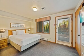 2 bedrooms, iron/ironing board, internet, bed sheets - Welcoming 2-bedroom condo featuring an updated walk-in shower. (Fish Creek)