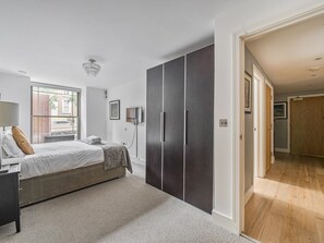 2 bedrooms, iron/ironing board, free WiFi, bed sheets - Pass the Keys | Stylish Luxury Flat in Prestigious St John's Wood (London)
