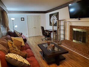 Smart TV y chimenea