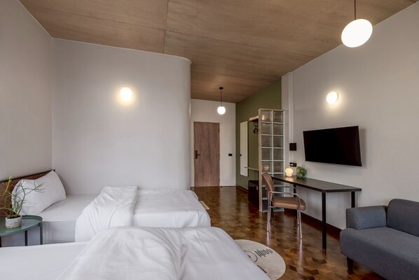 Deluxe Triple Room, City View