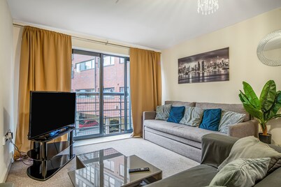 Spacious 2-Bedroom Flat in Birmingham – Long-Term Stays Welcome