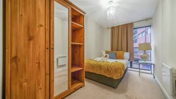 2 bedrooms, iron/ironing board, WiFi, wheelchair access