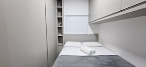 Basic Apartment | Free WiFi, bed sheets