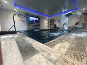 Piscine couverte, piscine chauffée