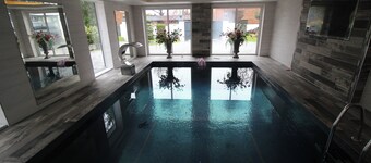 Luxury Villa in Knutsford With Heated Indoor Pool & Hot Tub