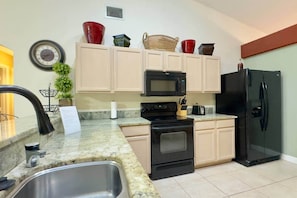 Fridge, microwave, oven, stovetop - The Poolside Escape (Near Beaches) (Port St. Lucie)