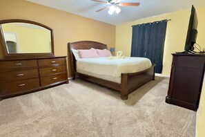 3 bedrooms, iron/ironing board, WiFi, bed sheets