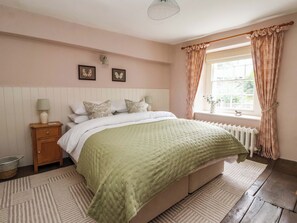 2 bedrooms, individually decorated, individually furnished, free WiFi - Ellis House (Skipton)