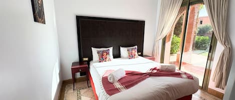 Caja de seguridad en la habitación y decoración personalizada